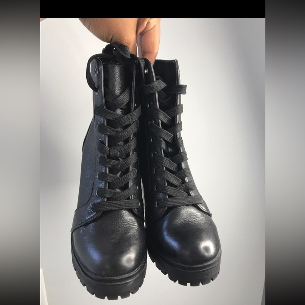 Steve Madden Black Laurie Moto Biker Lace Chunky Heel Boots 7- lightly used!